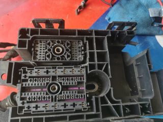 bontott OPEL ASTRA J Biztosítéktábla Doboz