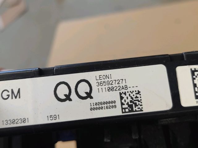 bontott OPEL ASTRA J Biztosítéktábla Utastér