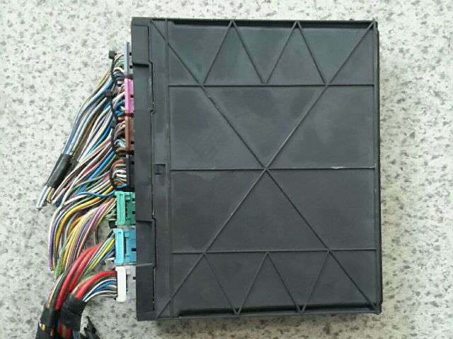 bontott OPEL ASTRA J Biztosítéktábla Utastér