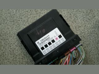 bontott OPEL ASTRA J Biztosítéktábla Utastér