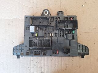 bontott OPEL ASTRA J Biztosítéktábla Utastér