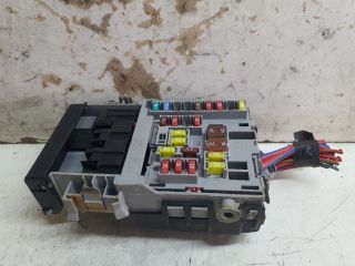 bontott OPEL ASTRA J Biztosítéktábla Utastér