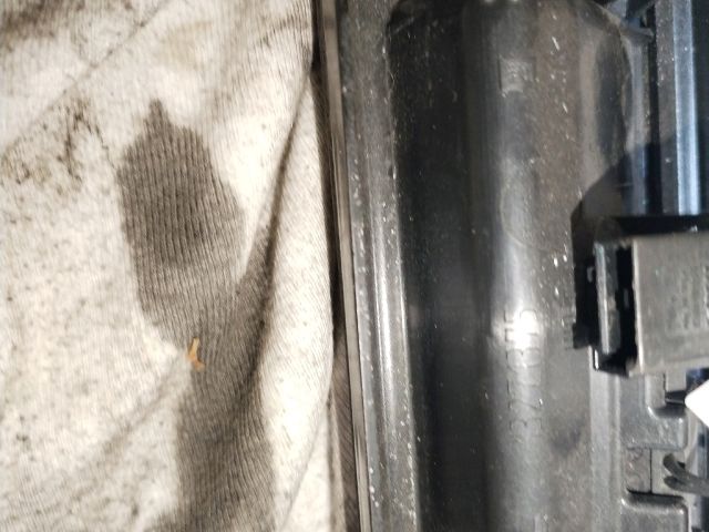 bontott OPEL ASTRA J Csomagtér Nyitó Kar / Gomb