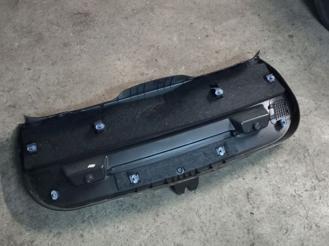 bontott OPEL ASTRA J Csomagtérajtó Burkolat Alsó