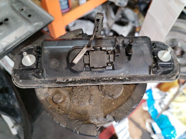 bontott OPEL ASTRA J Csomagtérajtó Kapcsoló