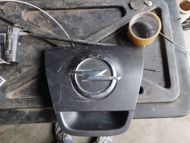 bontott OPEL ASTRA J Csomagtérajtó Kilincs