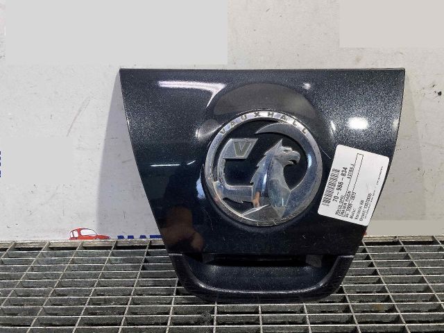 bontott OPEL ASTRA J Csomagtérajtó Kilincs