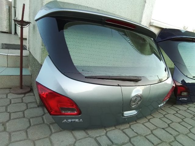 bontott OPEL ASTRA J Csomagtérajtó (Részeivel)