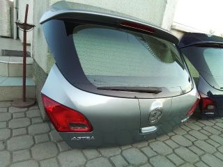 bontott OPEL ASTRA J Csomagtérajtó (Részeivel)