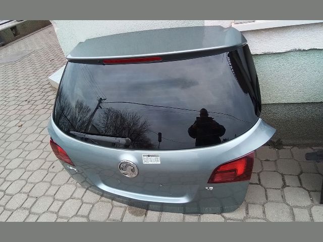 bontott OPEL ASTRA J Csomagtérajtó (Részeivel)