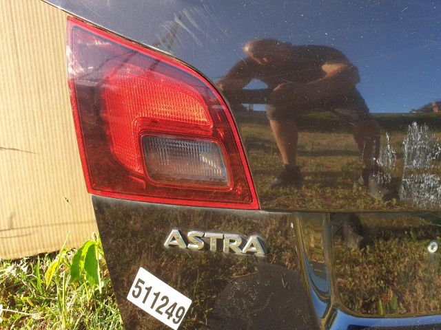 bontott OPEL ASTRA J Csomagtérajtó (Részeivel)