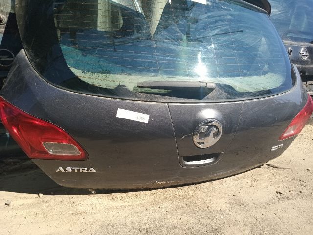 bontott OPEL ASTRA J Csomagtérajtó (Részeivel)