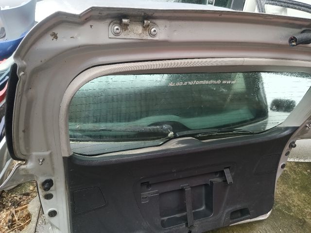 bontott OPEL ASTRA J Csomagtérajtó (Részeivel)