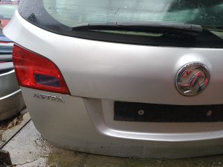 bontott OPEL ASTRA J Csomagtérajtó (Részeivel)