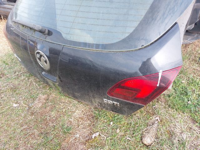 bontott OPEL ASTRA J Csomagtérajtó (Részeivel)