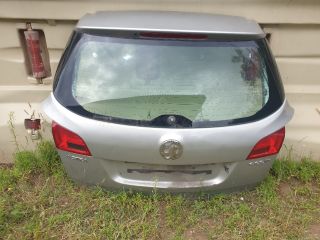 bontott OPEL ASTRA J Csomagtérajtó (Részeivel)