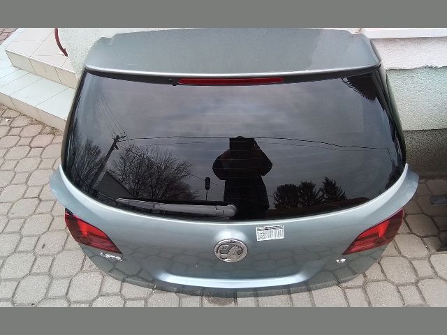 bontott OPEL ASTRA J Csomagtérajtó (Részeivel)