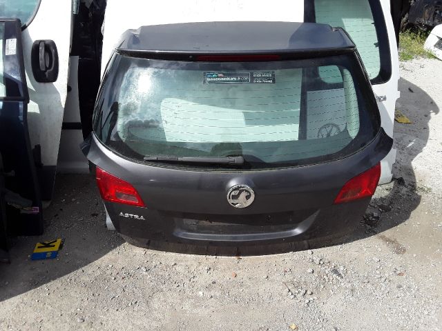 bontott OPEL ASTRA J Csomagtérajtó (Üres lemez)