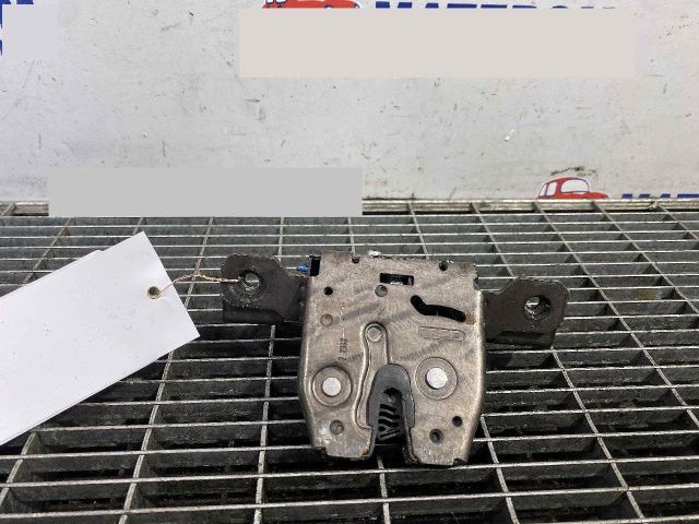 bontott OPEL ASTRA J Csomagtérajtó Ütköző