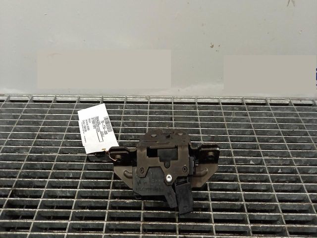 bontott OPEL ASTRA J Csomagtérajtó Ütköző