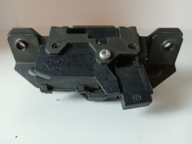 bontott OPEL ASTRA J Csomagtérajtó Ütköző