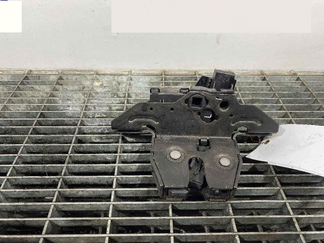 bontott OPEL ASTRA J Csomagtérajtó Ütköző