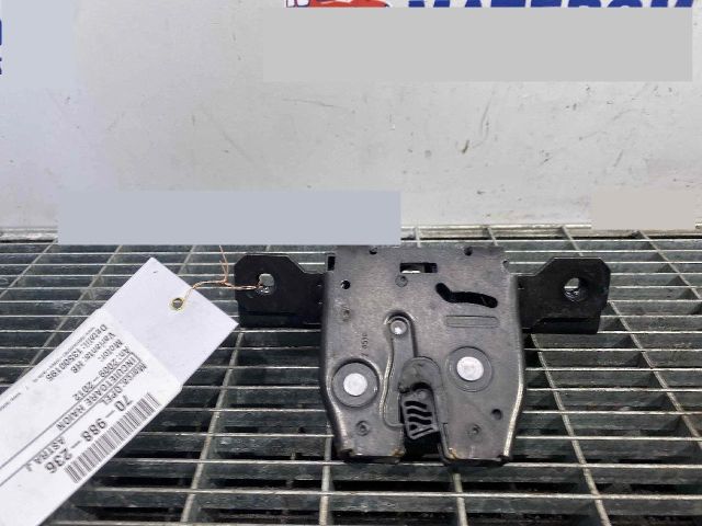 bontott OPEL ASTRA J Csomagtérajtó Ütköző