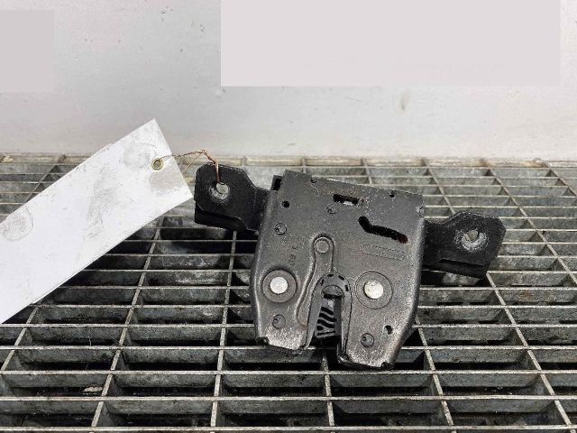 bontott OPEL ASTRA J Csomagtérajtó Ütköző