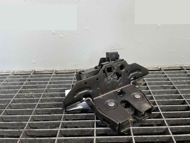 bontott OPEL ASTRA J Csomagtérajtó Ütköző