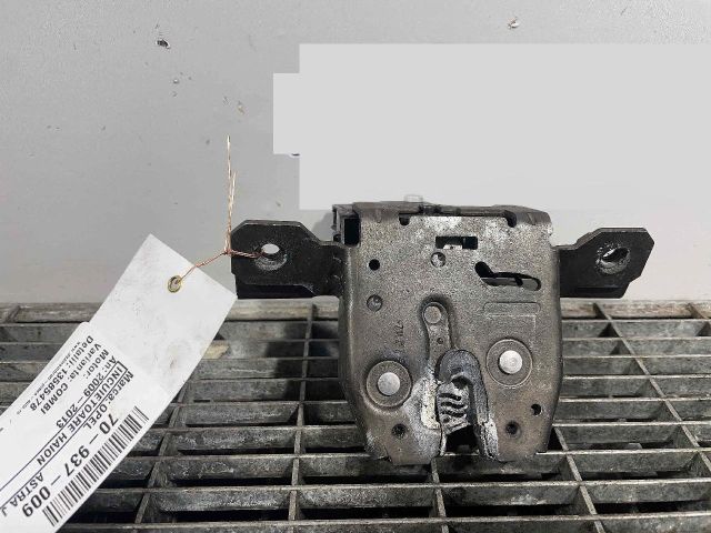 bontott OPEL ASTRA J Csomagtérajtó Ütköző