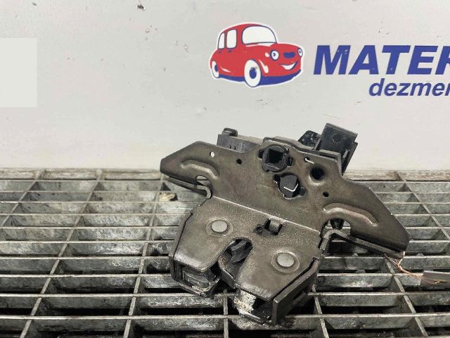 bontott OPEL ASTRA J Csomagtérajtó Ütköző