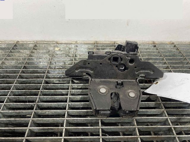 bontott OPEL ASTRA J Csomagtérajtó Ütköző