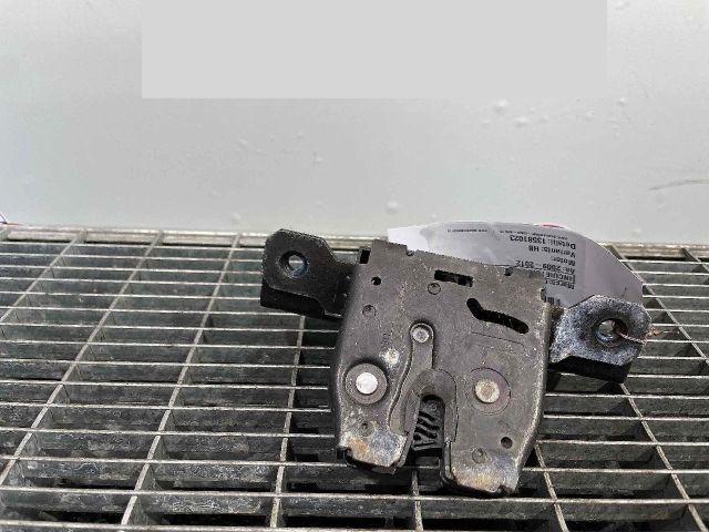 bontott OPEL ASTRA J Csomagtérajtó Ütköző