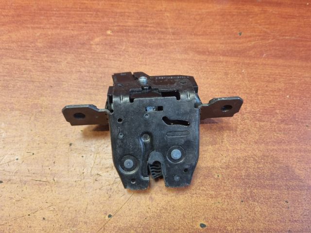 bontott OPEL ASTRA J Csomagtérajtó Zárszerkezet