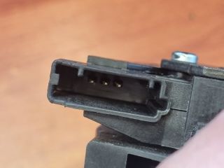 bontott OPEL ASTRA J Csomagtérajtó Zárszerkezet