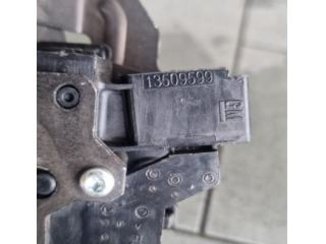 bontott OPEL ASTRA J Csomagtérajtó Zárszerkezet