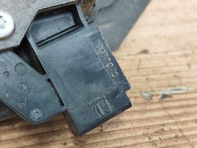 bontott OPEL ASTRA J Csomagtérajtó Zárszerkezet