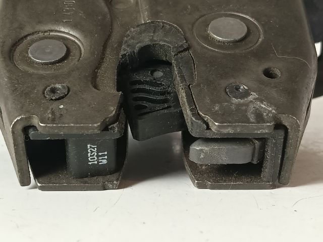 bontott OPEL ASTRA J Csomagtérajtó Zárszerkezet