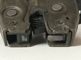 bontott OPEL ASTRA J Csomagtérajtó Zárszerkezet