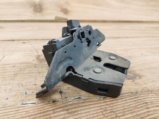 bontott OPEL ASTRA J Csomagtérajtó Zárszerkezet