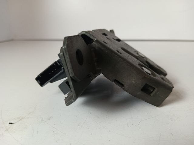 bontott OPEL ASTRA J Csomagtérajtó Zárszerkezet