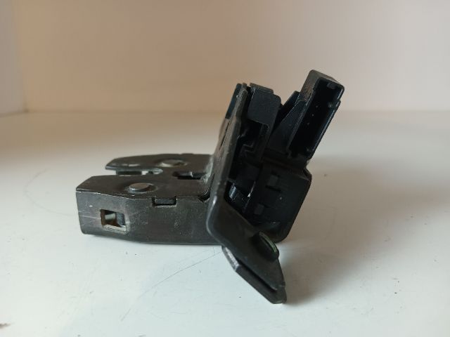 bontott OPEL ASTRA J Csomagtérajtó Zárszerkezet