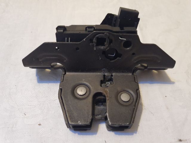 bontott OPEL ASTRA J Csomagtérajtó Zárszerkezet