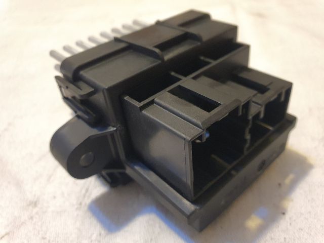 bontott OPEL ASTRA J Előtét Ellenállás Fűtőmotor