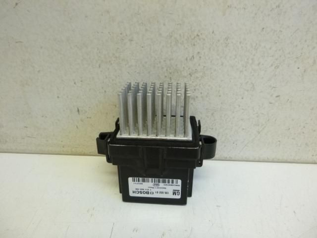 bontott OPEL ASTRA J Előtét Ellenállás Fűtőmotor