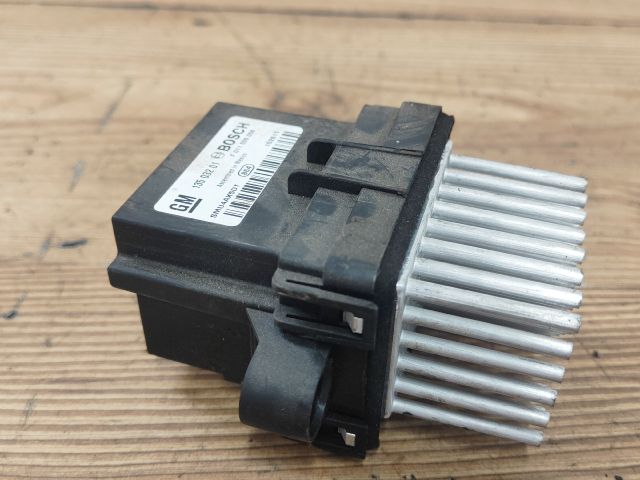 bontott OPEL ASTRA J Előtét Ellenállás Fűtőmotor