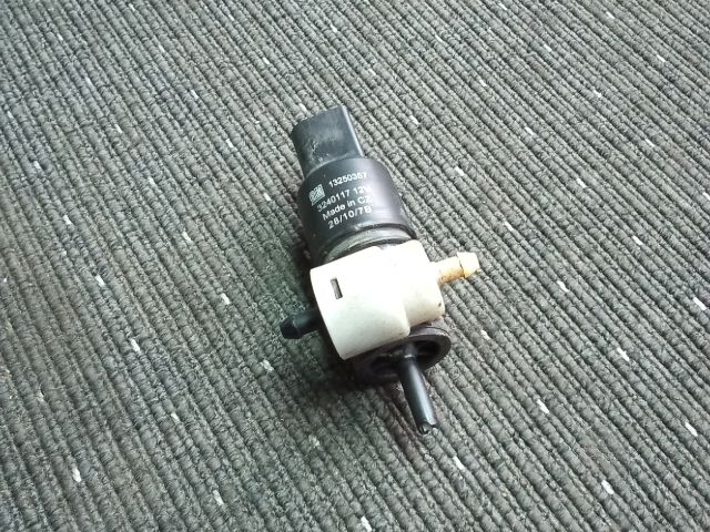 bontott OPEL ASTRA J Első Ablakmosó Szivattyú