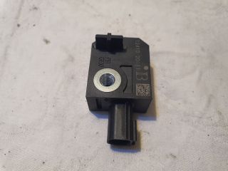 bontott OPEL ASTRA J Első Középső Ütközés Érzékelő (Homlokfalon)