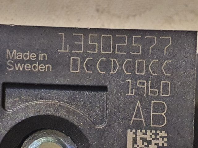 bontott OPEL ASTRA J Első Középső Ütközés Érzékelő (Homlokfalon)