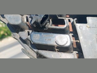 bontott OPEL ASTRA J Első Lökhárító Alsó Középső Díszrács